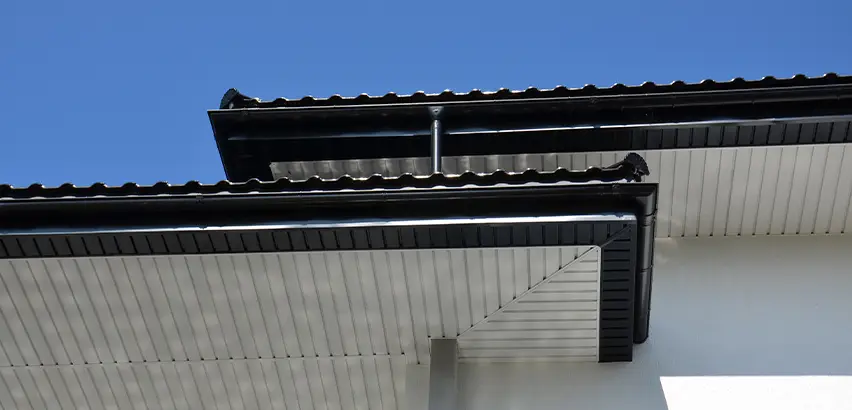 Roof Overhang Repair in Glendale Heights